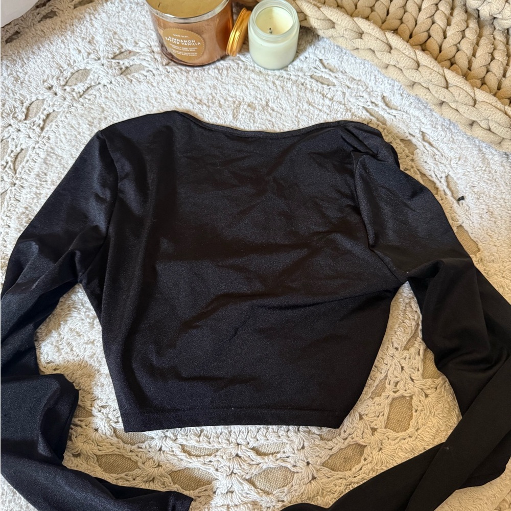 Elegant Black Long Sleeve Women's Top - Picture 2 of 2